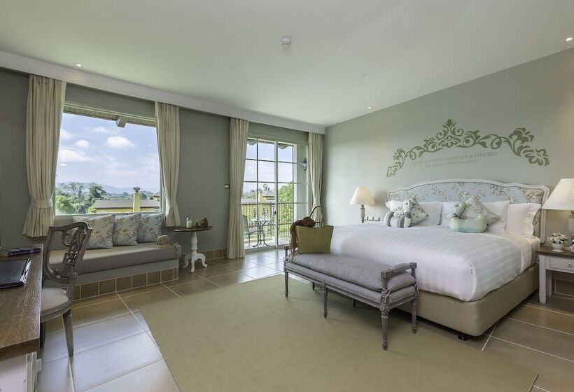 Superior room with lake view, U Khao Yai