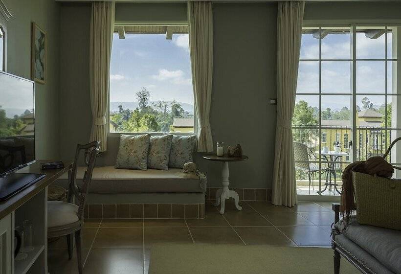 Superior room with lake view, U Khao Yai