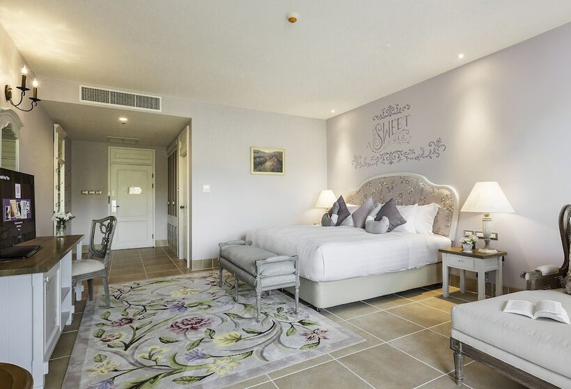 חדר דלוקס נוף בריכה, U Khao Yai