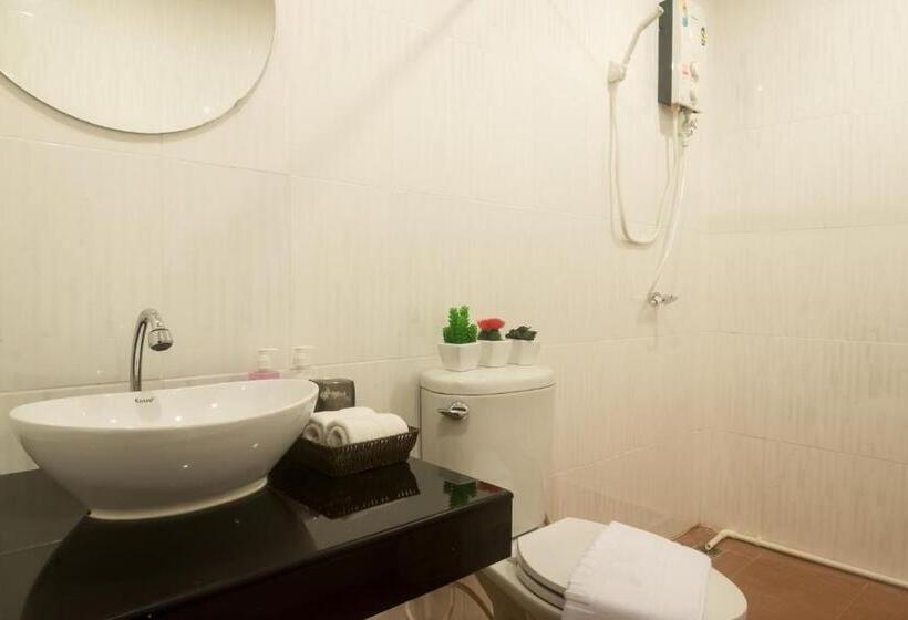 اتاق لوکس سه تخته, Green Leaf Hostel