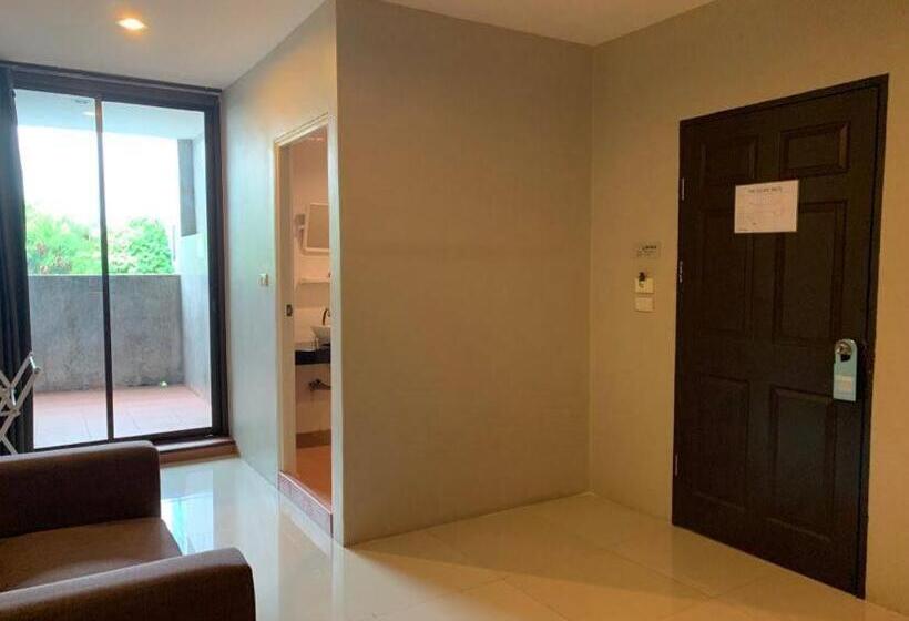 디럭스 트리플 룸, Green Leaf Hostel