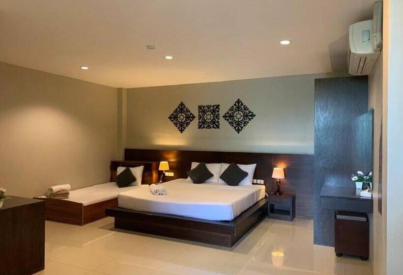 디럭스 트리플 룸, Green Leaf Hostel