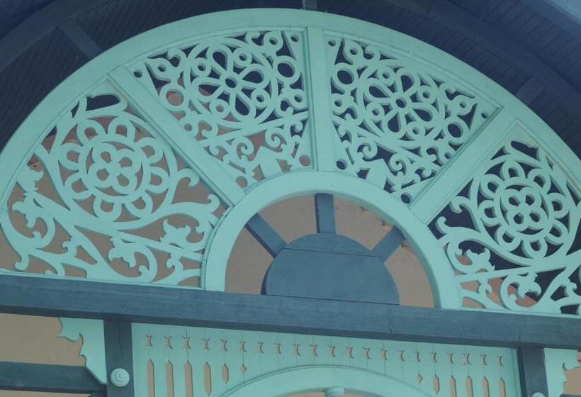 اتاق کلاسیک سه تخته, Vila Regina