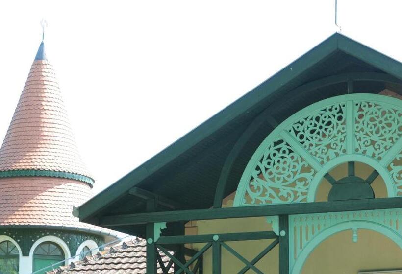 اتاق کلاسیک سه تخته, Vila Regina