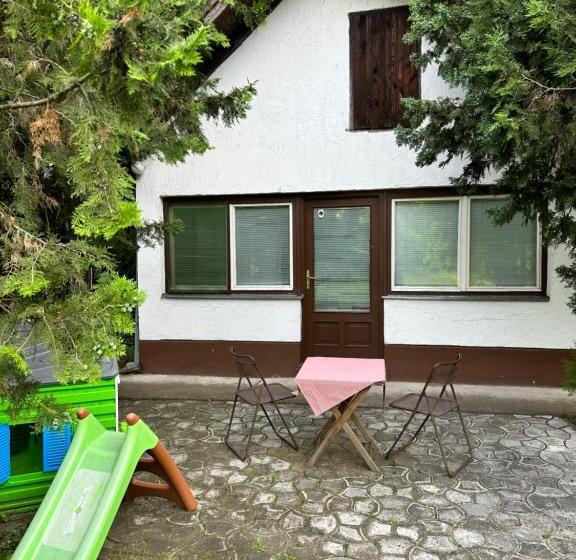 استودیو استاندارد با چشم‌انداز باغ, Vila Regina