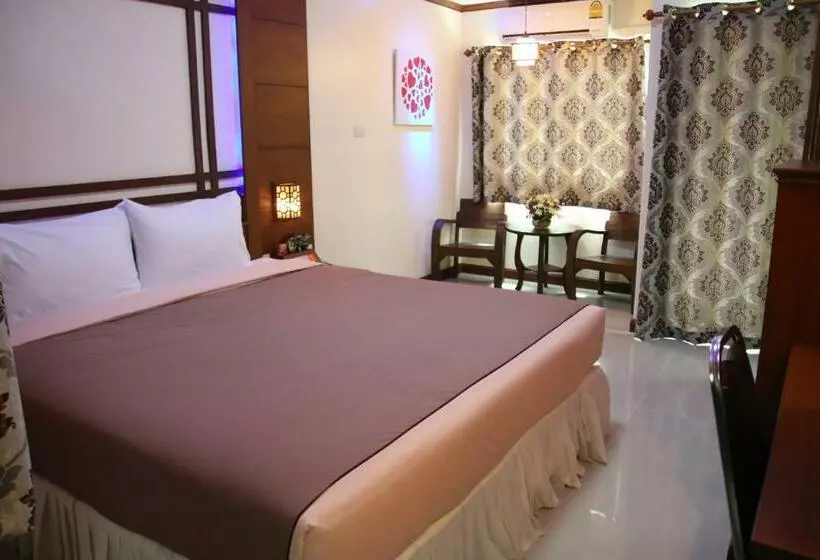 اتاق لوکس, บ้านเกื้อ เดอะ ลิฟวิ่ง