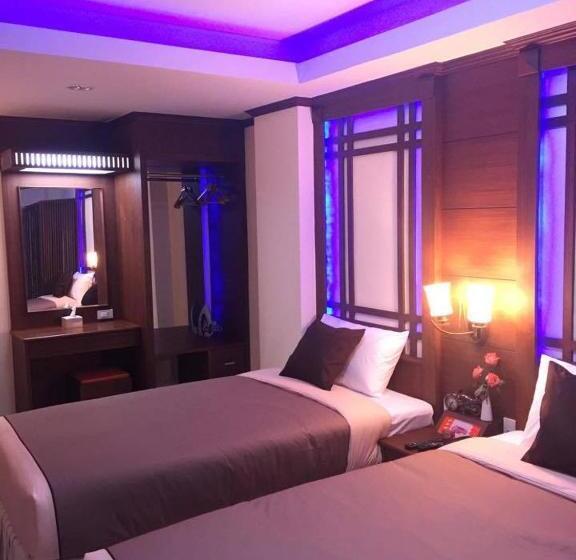 Люкс, บ้านเกื้อ เดอะ ลิฟวิ่ง