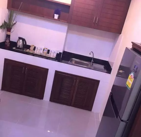 سوییت, บ้านเกื้อ เดอะ ลิฟวิ่ง