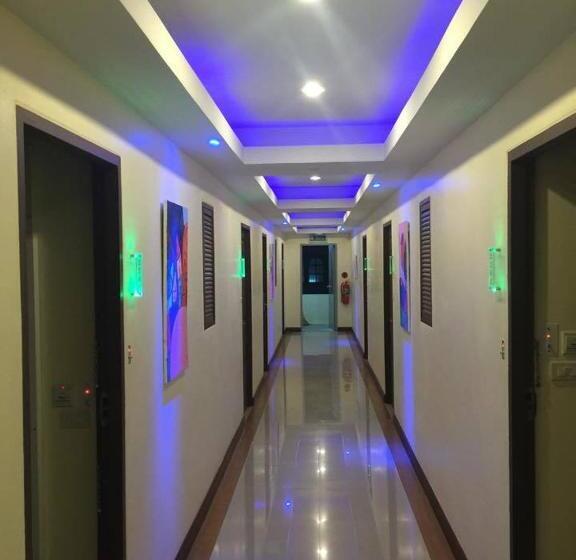 Люкс, บ้านเกื้อ เดอะ ลิฟวิ่ง