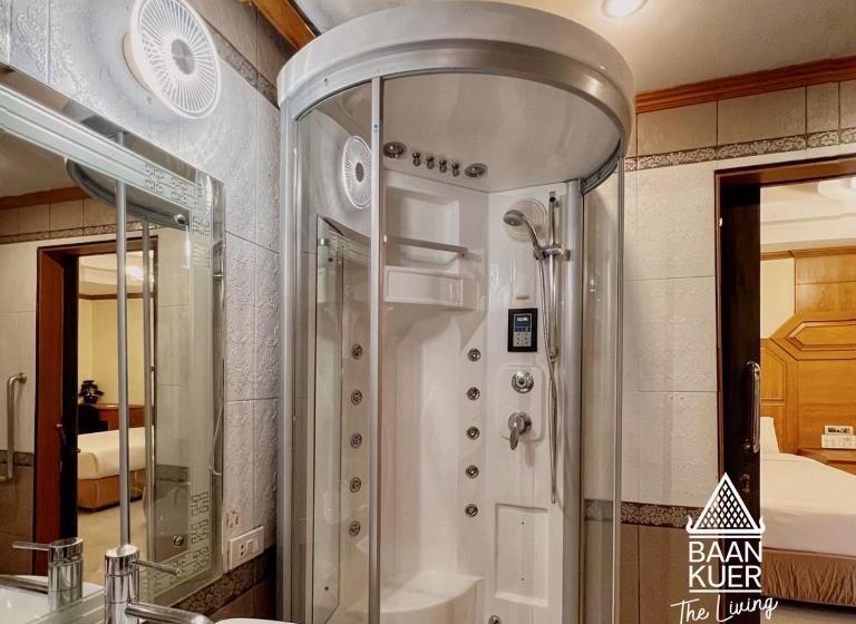 Семейный Номер, บ้านเกื้อ เดอะ ลิฟวิ่ง