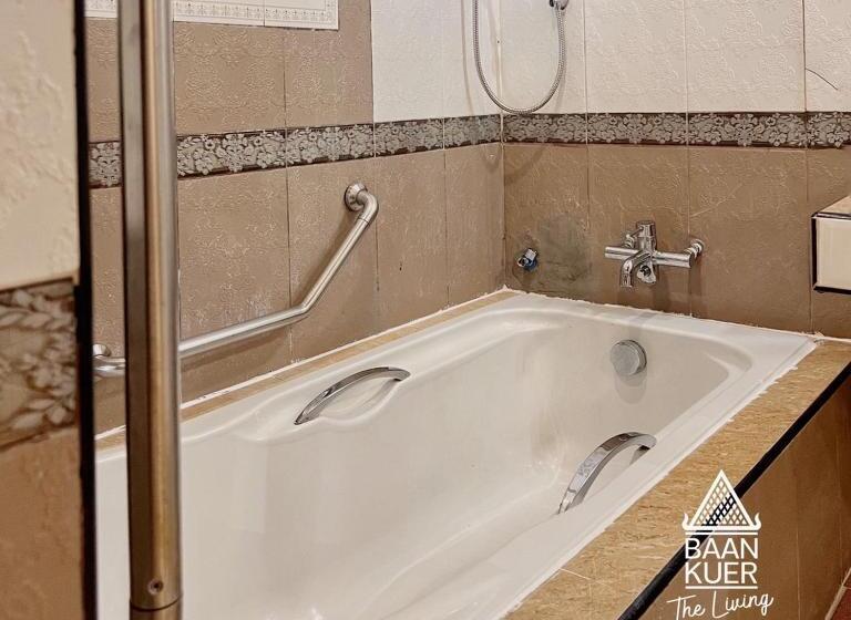 Семейный Номер, บ้านเกื้อ เดอะ ลิฟวิ่ง