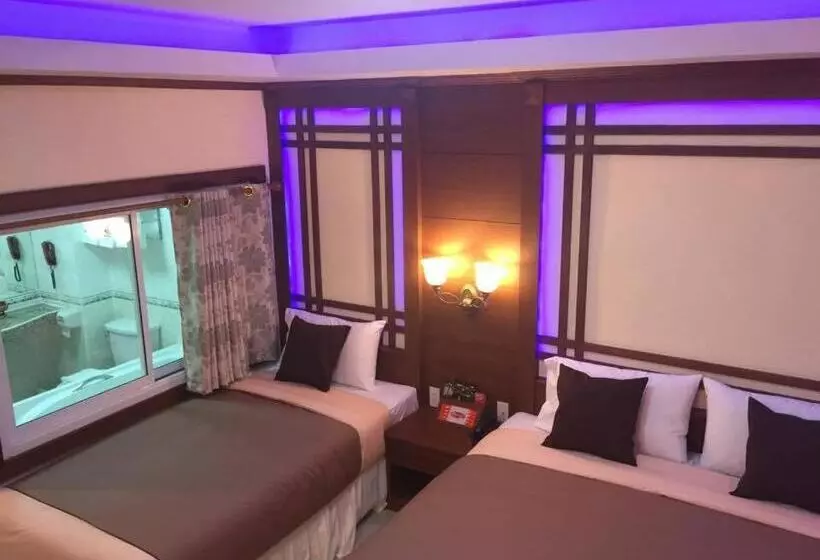 سوییت جونیور, บ้านเกื้อ เดอะ ลิฟวิ่ง