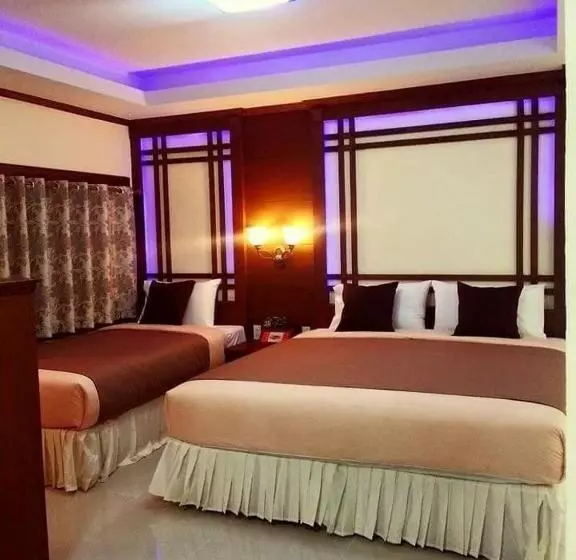 سوییت جونیور, บ้านเกื้อ เดอะ ลิฟวิ่ง