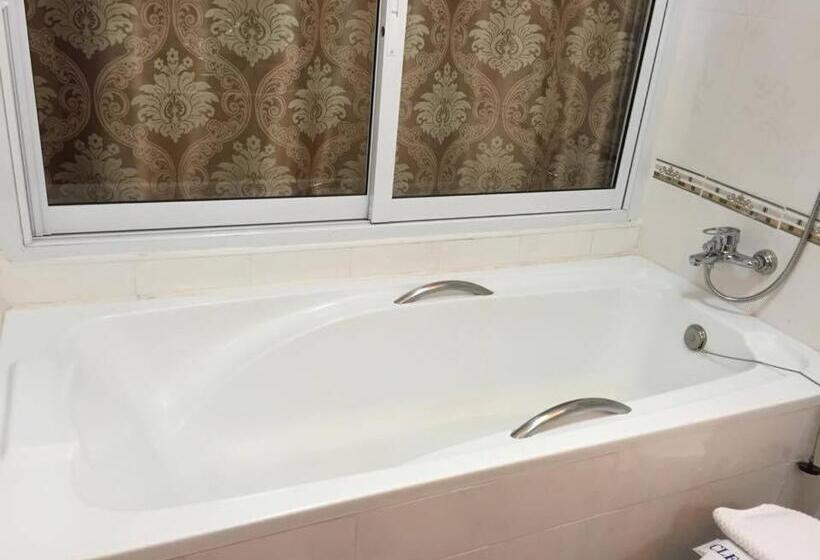 Полулюкс, บ้านเกื้อ เดอะ ลิฟวิ่ง