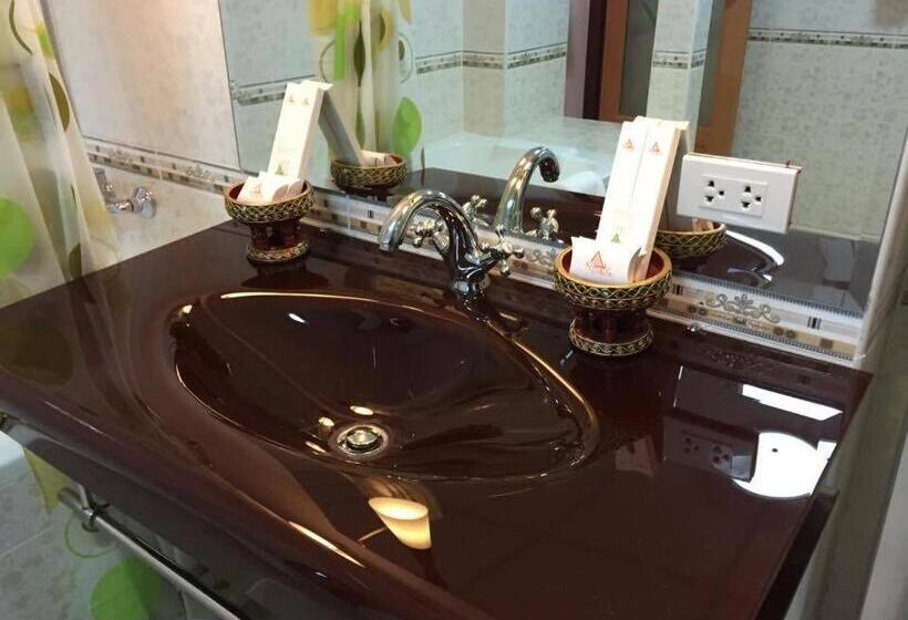 Люкс, บ้านเกื้อ เดอะ ลิฟวิ่ง