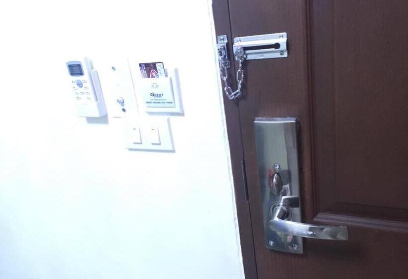 Люкс, บ้านเกื้อ เดอะ ลิฟวิ่ง