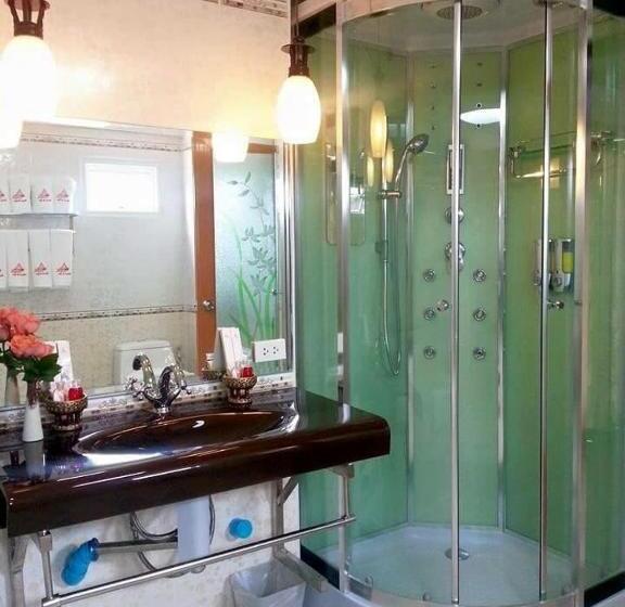 Люкс, บ้านเกื้อ เดอะ ลิฟวิ่ง