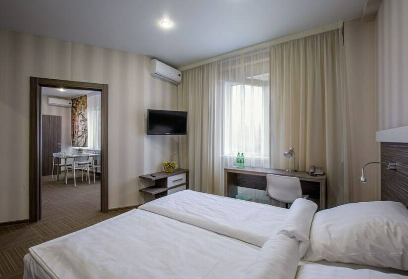 스탠다드 스튜디오, Kamarooms Business Hotel & Spa