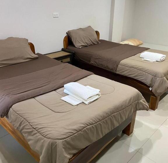 اتاق کلاسیک سه تخته, Klang Muang River Home