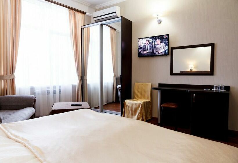 스탠다드 룸, Marianna