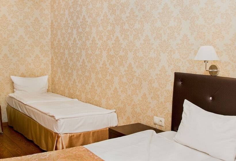 패밀리 룸, Marianna