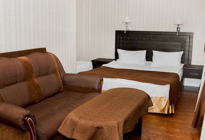 패밀리 룸, Marianna