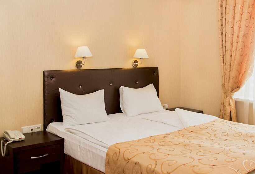 이코노미 룸, Marianna