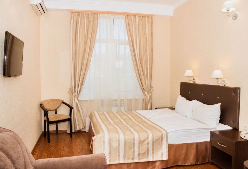 이코노미 룸, Marianna