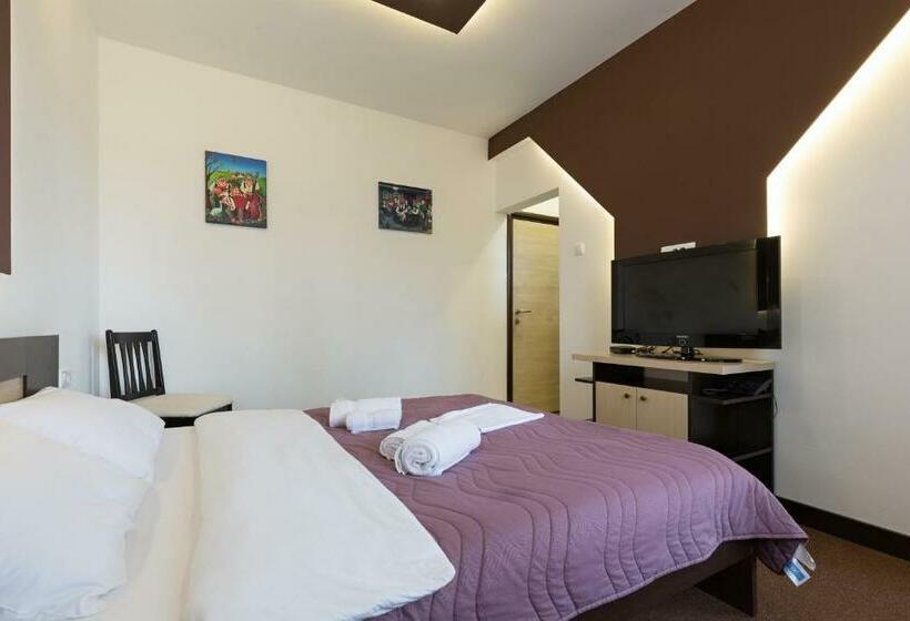 اتاق سوپریور, Oplenac