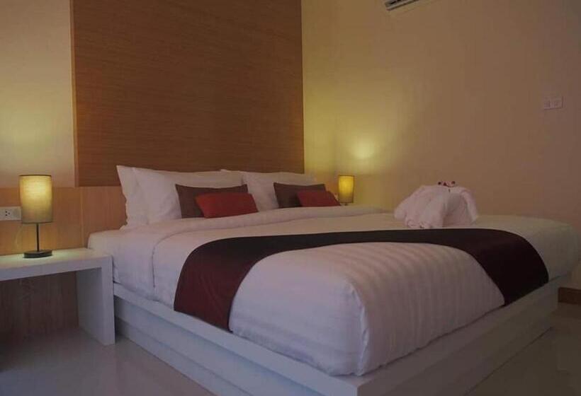 اتاق خانوادگی, The Little Nest Phuket