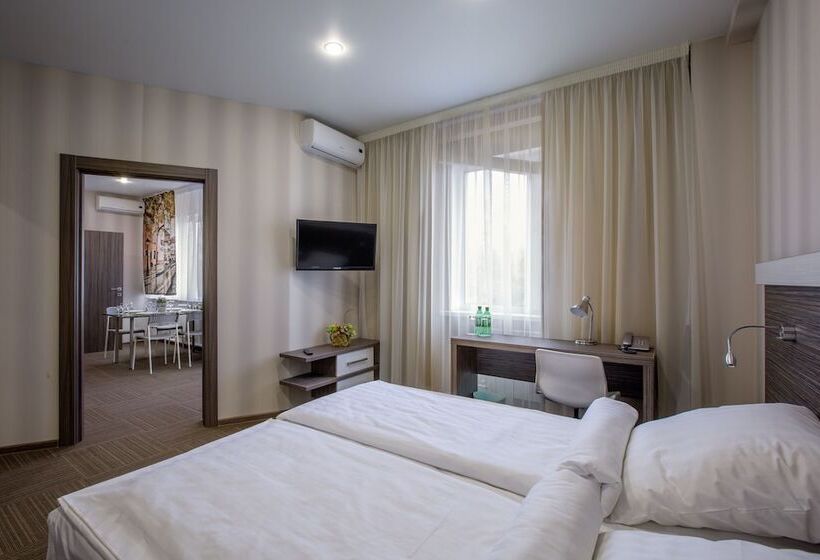 استودیوی سوپریور, Kamarooms Business Hotel & Spa