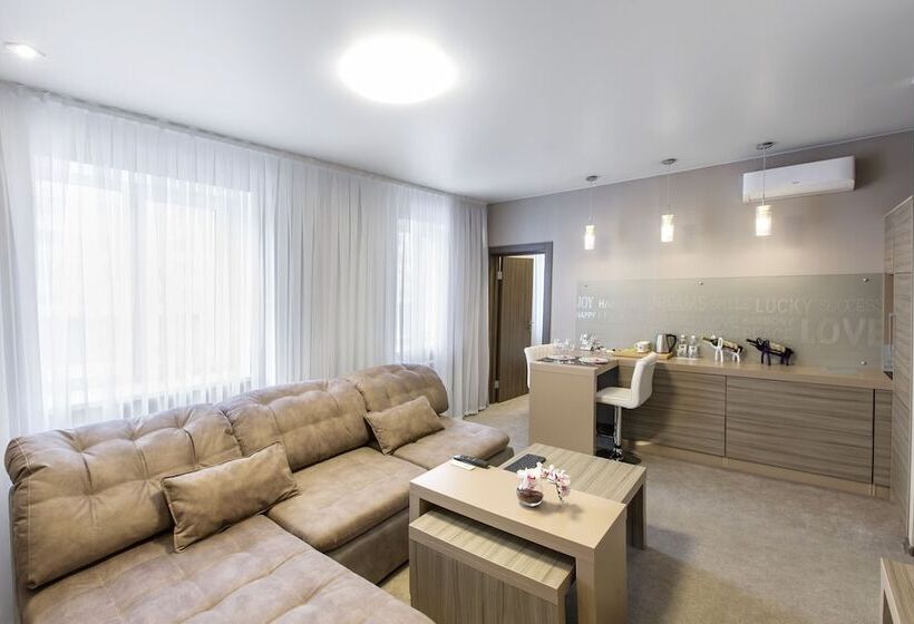 סוויטה אקזקיוטיב, Kamarooms Business Hotel & Spa