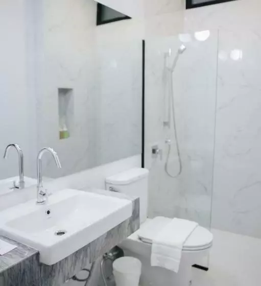 اتاق لوکس با تخت بزرگ, La Riva Boutique
