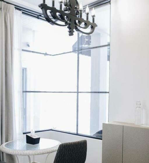 חדר דחוקס עם מיטת קינג, La Riva Boutique