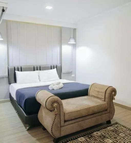 اتاق لوکس با تخت بزرگ, La Riva Boutique