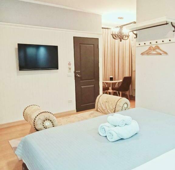 חדר דחוקס עם מיטת קינג, La Riva Boutique