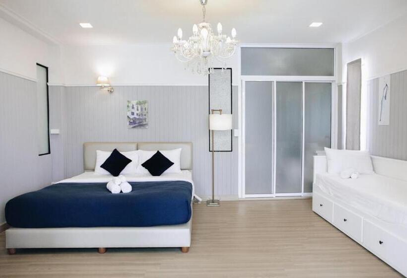 סוויטה משפחתית, La Riva Boutique