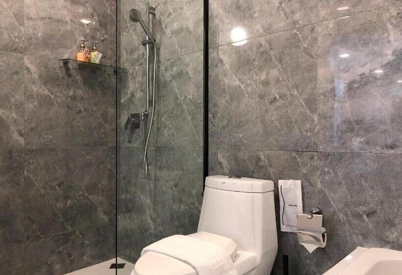 סוויטה, La Riva Boutique