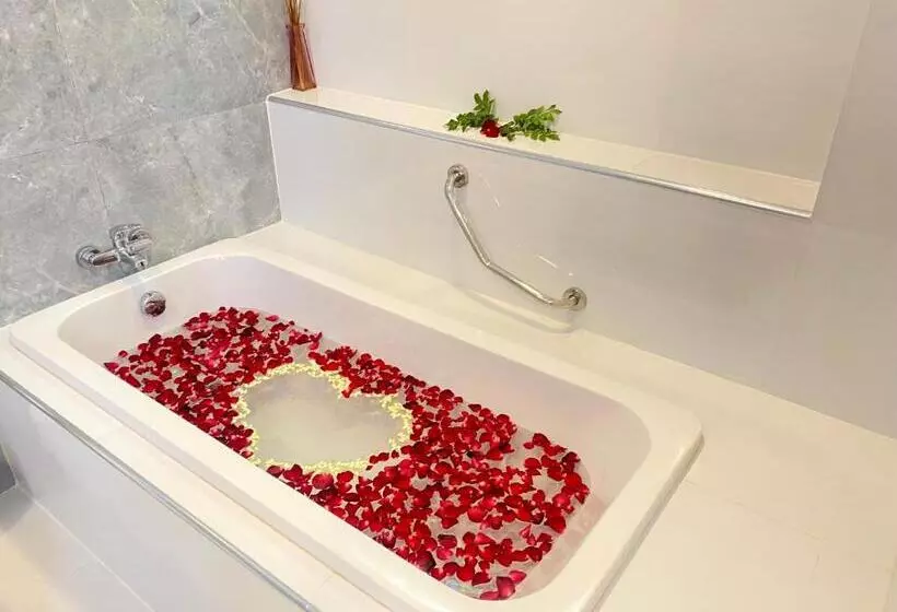 سوییت, La Riva Boutique