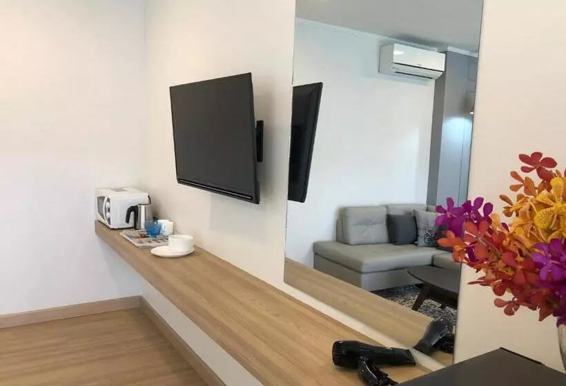 سوییت, La Riva Boutique