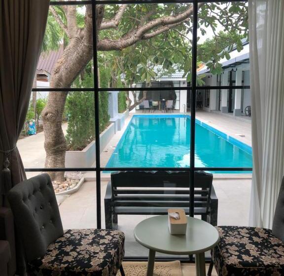 סוויטה משפחתית, La Riva Boutique