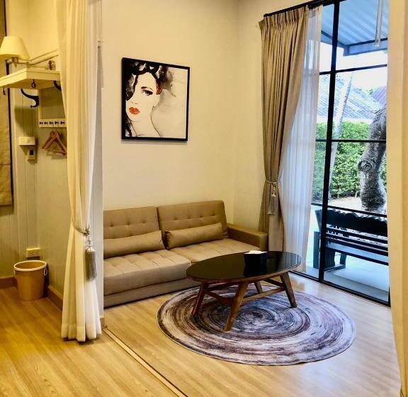 סוויטה משפחתית, La Riva Boutique