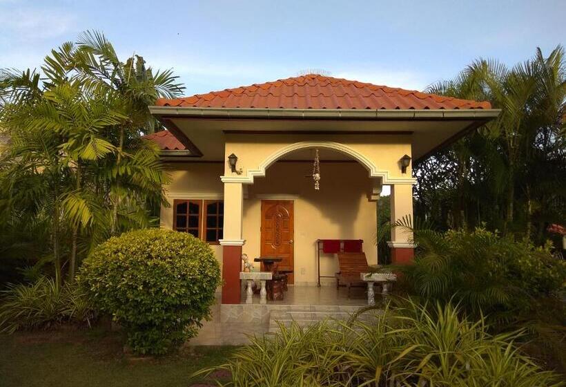 בקתה סטנדרטית, Stella Resort