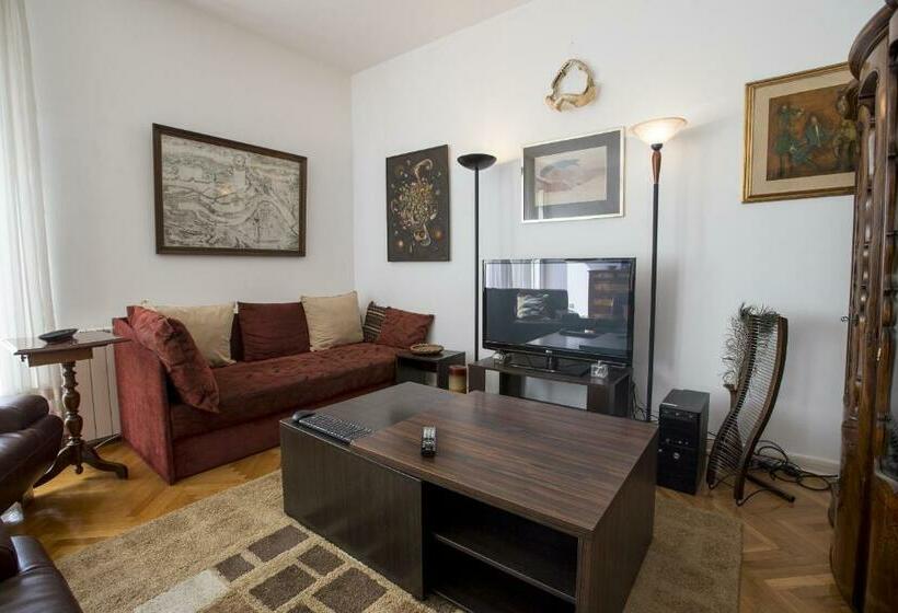 آپارتمان 2 خوابه, Sun Hostel