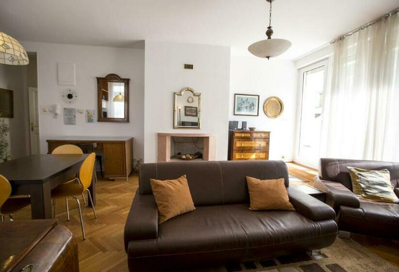 آپارتمان 2 خوابه, Sun Hostel