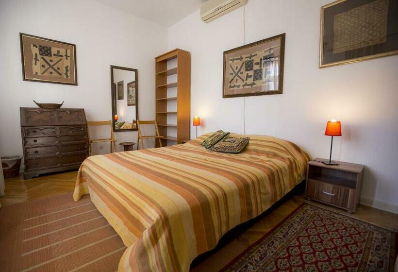آپارتمان 2 خوابه, Sun Hostel