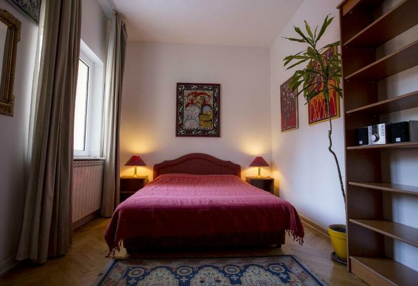 اتاق استاندارد یک تخته با سرویس بهداشتی مشترک, Sun Hostel