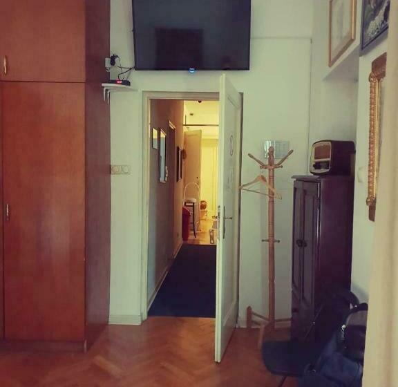 اتاق استاندارد یک تخته با سرویس بهداشتی مشترک, Sun Hostel