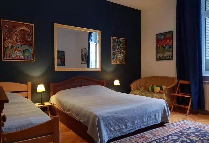 اتاق راحتی سه تخته, Sun Hostel