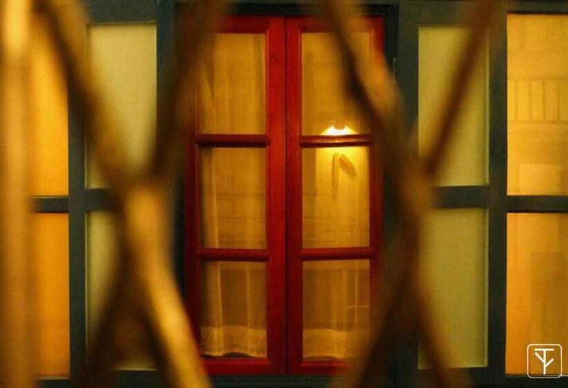 اتاق اکونومی با حمام مشترک, T Boutique Hostel   Hua Lamphong